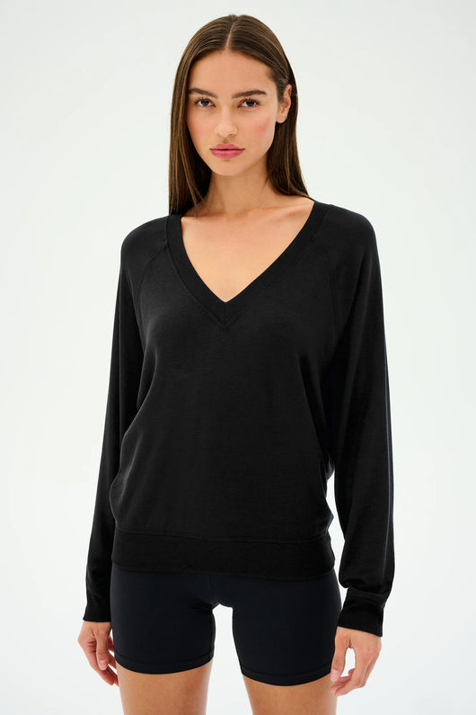Bennie Fleece V-Neck Sweatshirt: Black