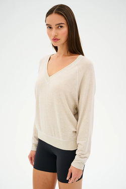 Bennie Fleece V-Neck Sweatshirt: Heather Oatmeal/White