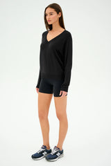 Bennie Fleece V-Neck Sweatshirt: BLACK